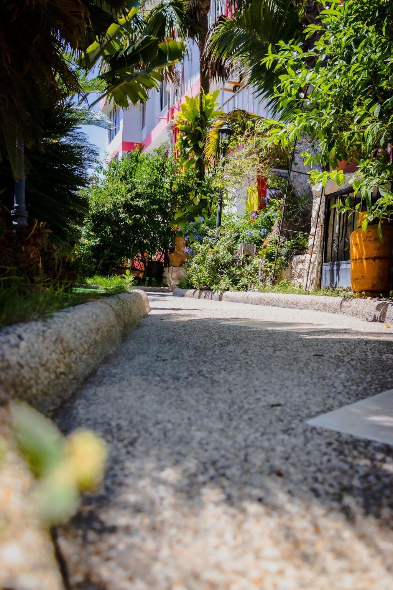Hostal Antares Manta Bagian luar foto