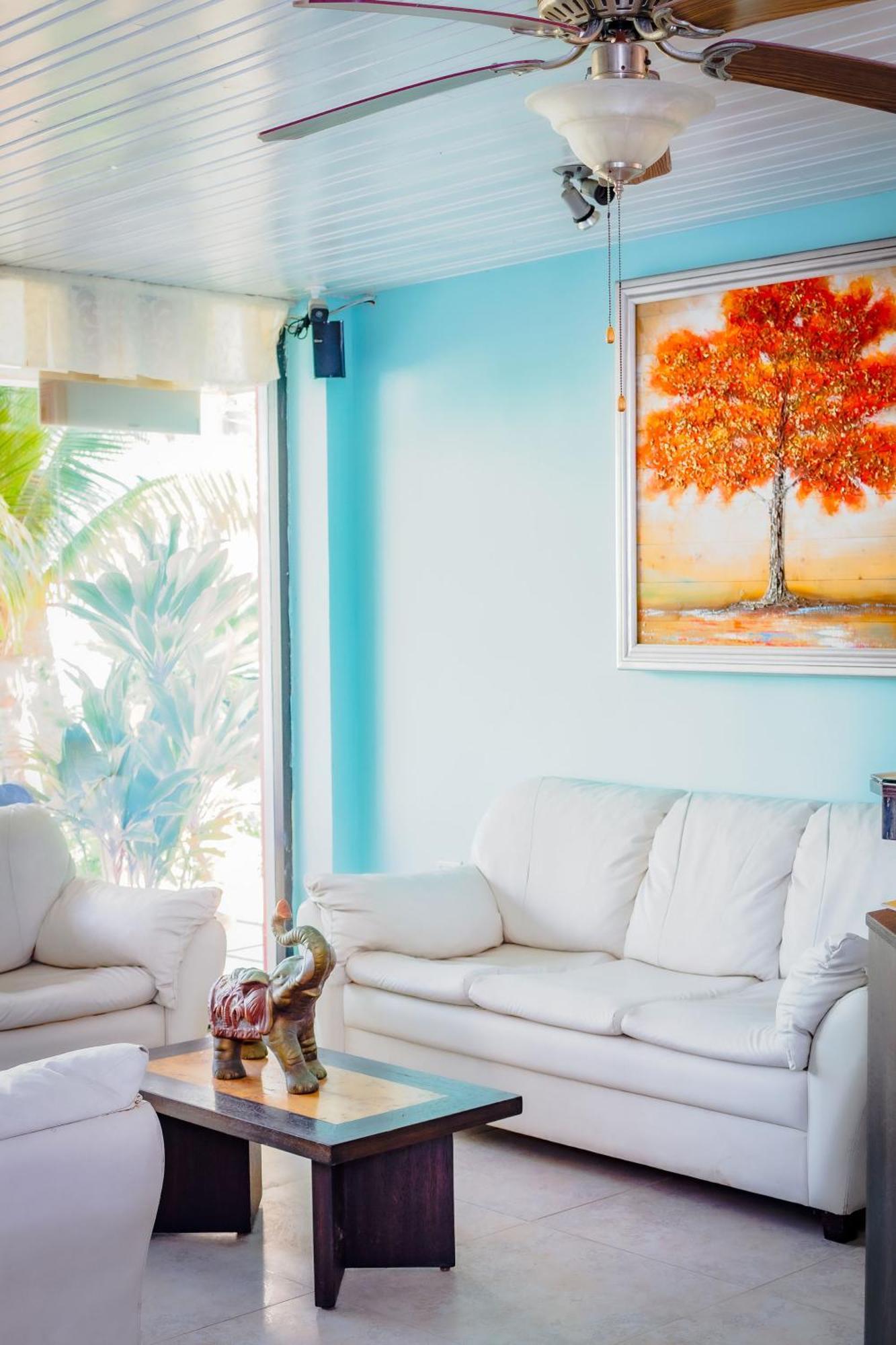 Hostal Antares Manta Bagian luar foto