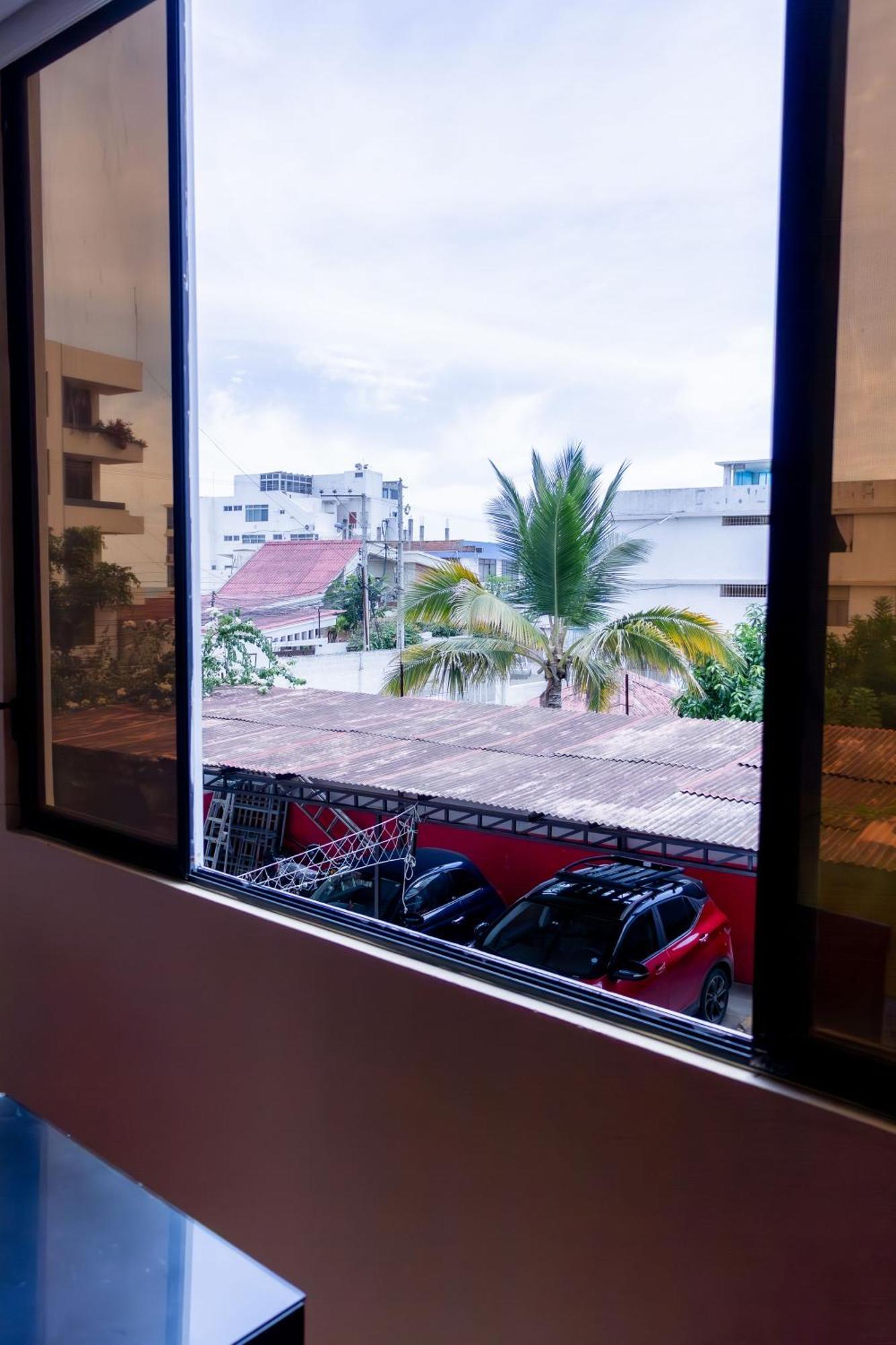 Hostal Antares Manta Bagian luar foto