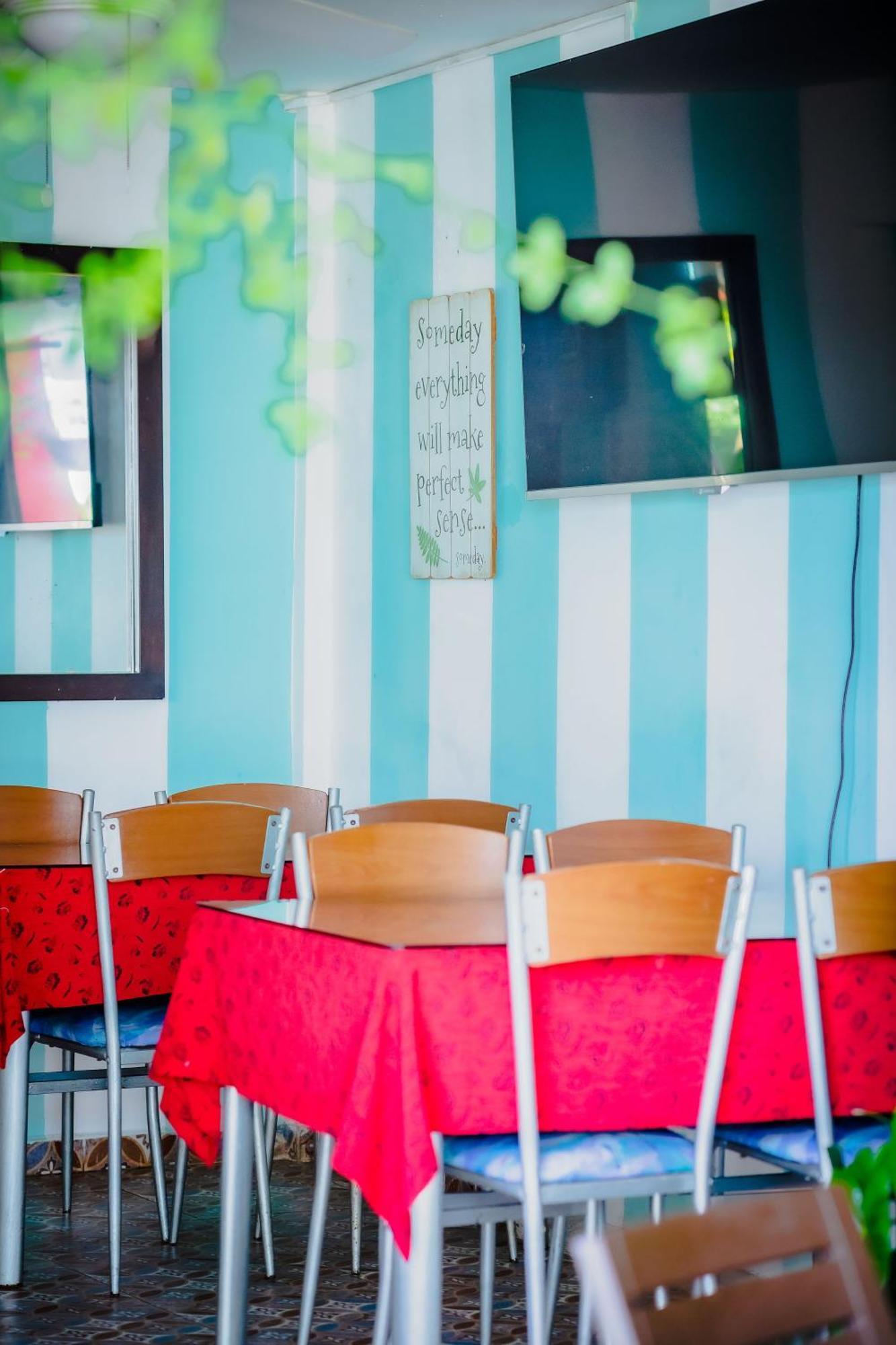 Hostal Antares Manta Bagian luar foto