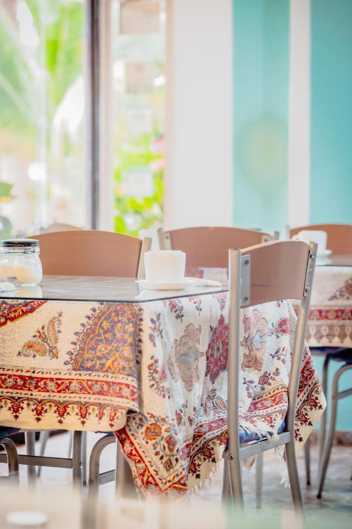 Hostal Antares Manta Bagian luar foto