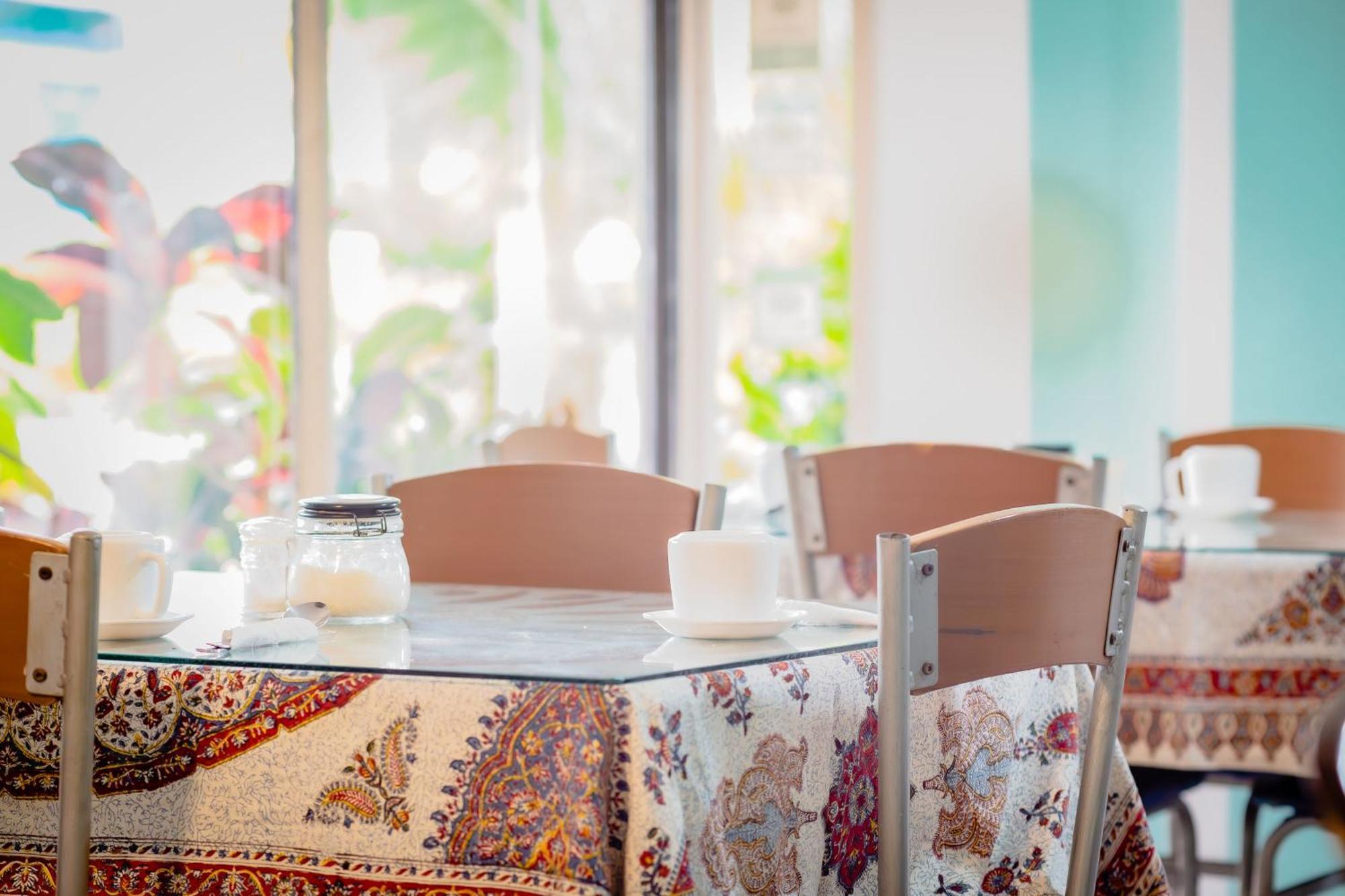 Hostal Antares Manta Bagian luar foto