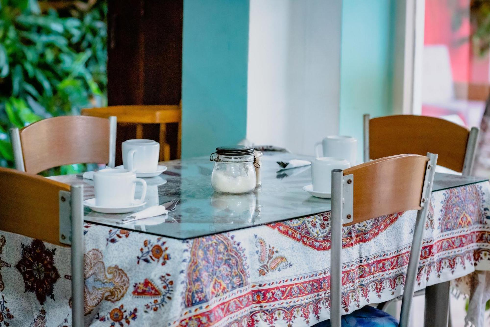 Hostal Antares Manta Bagian luar foto