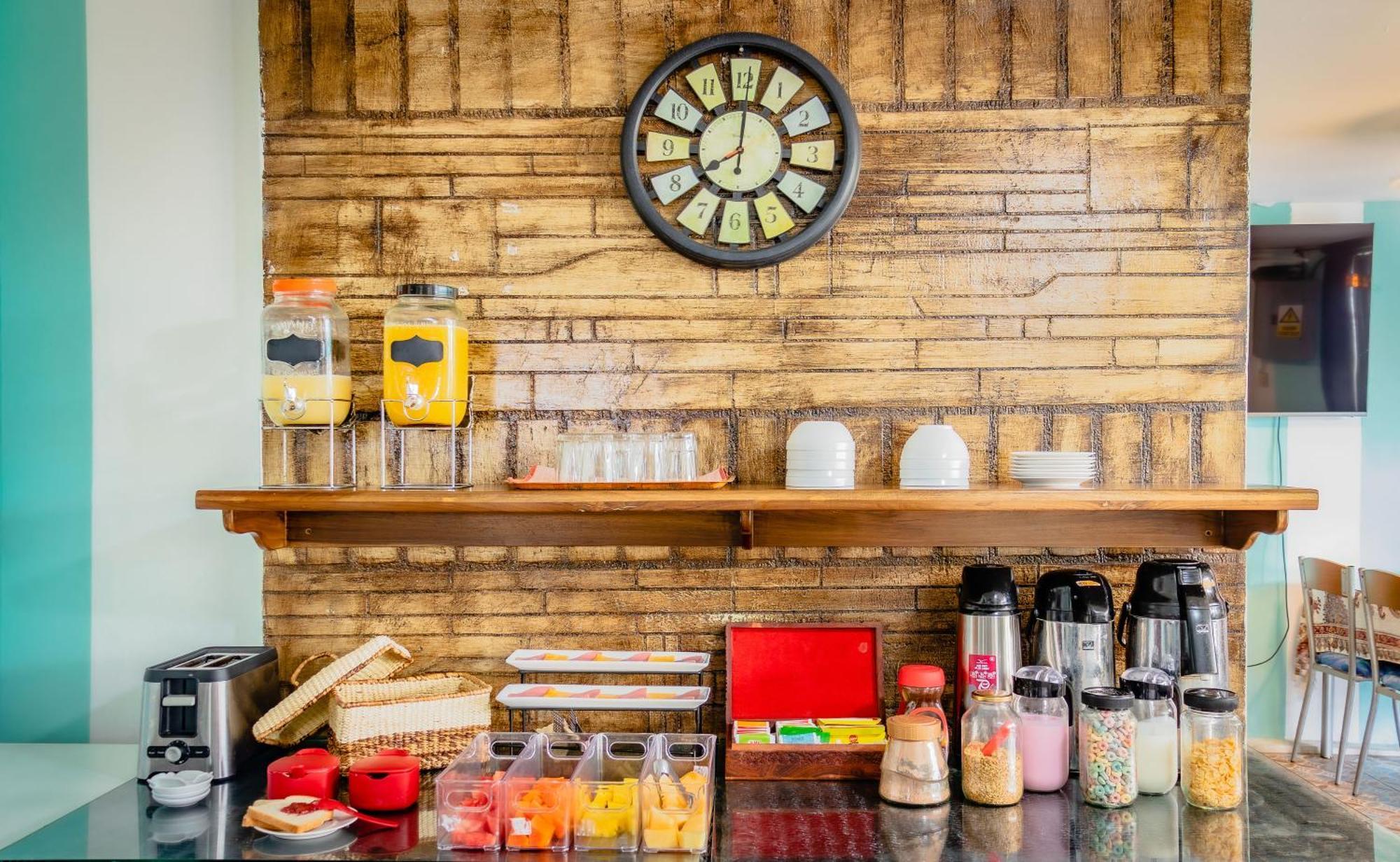 Hostal Antares Manta Bagian luar foto